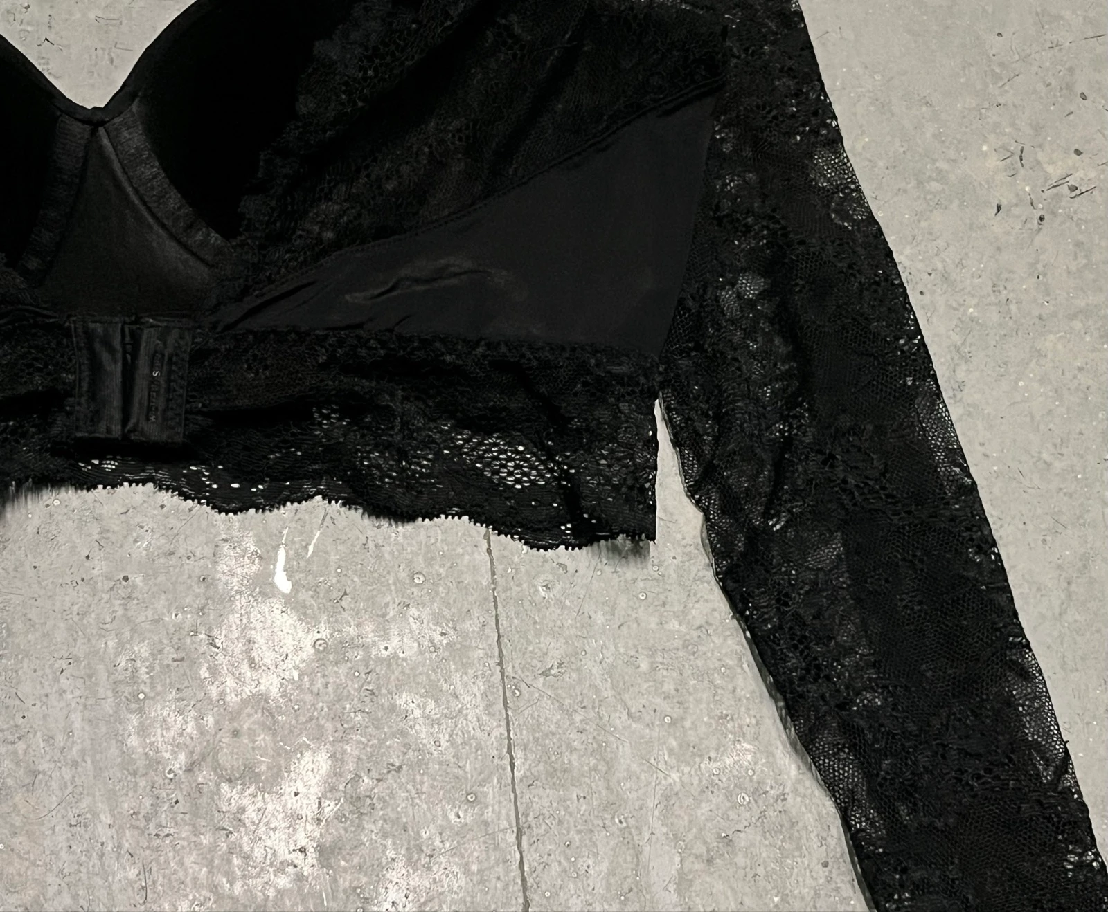 Top cropped preto com mangas de renda – photo 14